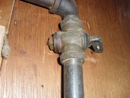 Lube valve Lube valve