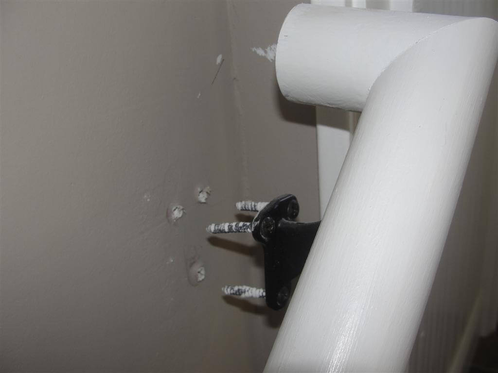 Loose handrail Loose handrail