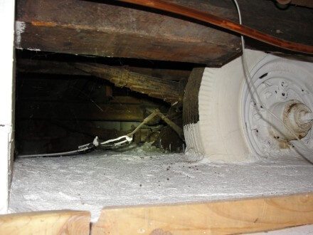 Crawl space with trailer