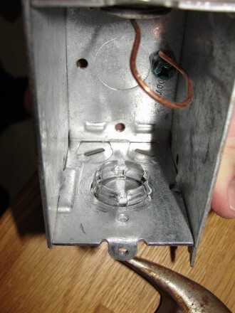 Knckout plug inside view