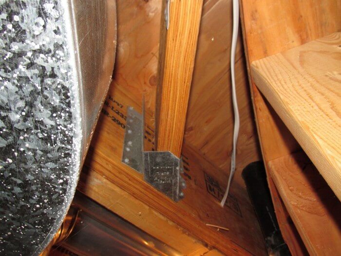 Interior - wrong joist hanger