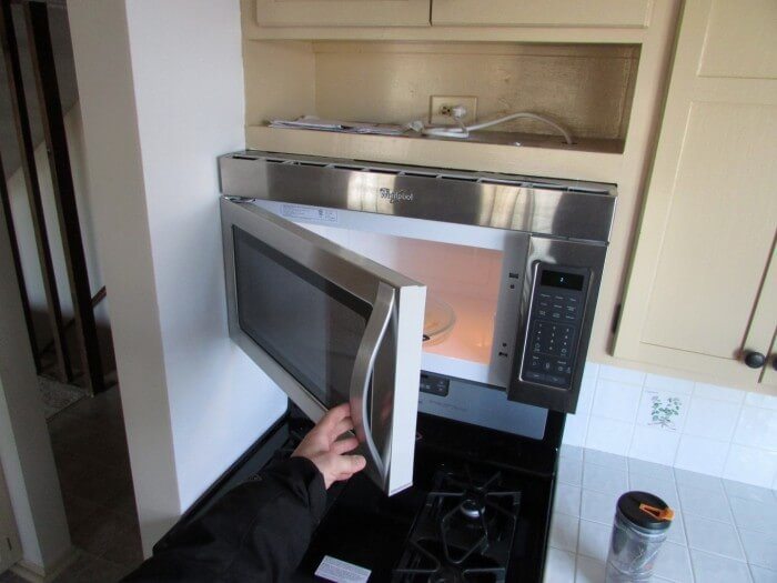 Microwave won't open