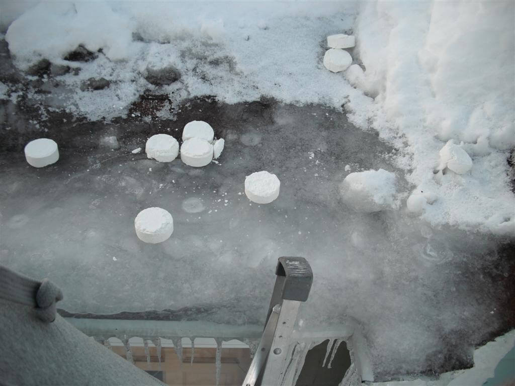 Can i use salt to melt ice on my roof Hack Methods Of Ice Dam Removal Discussed Star Tribune